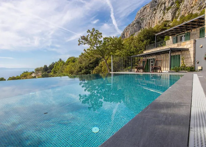 2m * Makarska